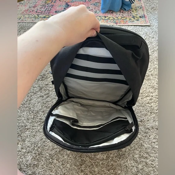 ALPAKA Metro Pro Business Travel Padded Weatherproof Backpack 24L in Black NWOT - Picture 7 of 16